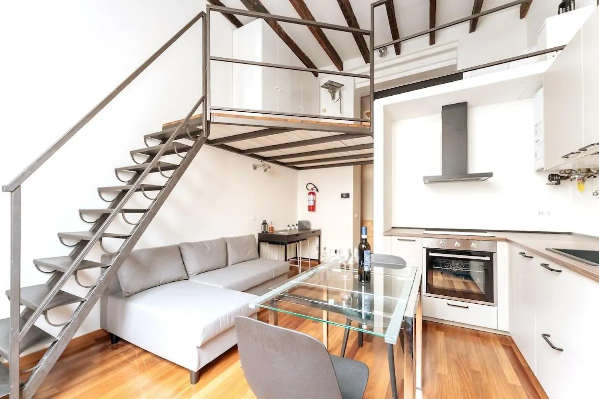 Solution Home Porta Romana Milan